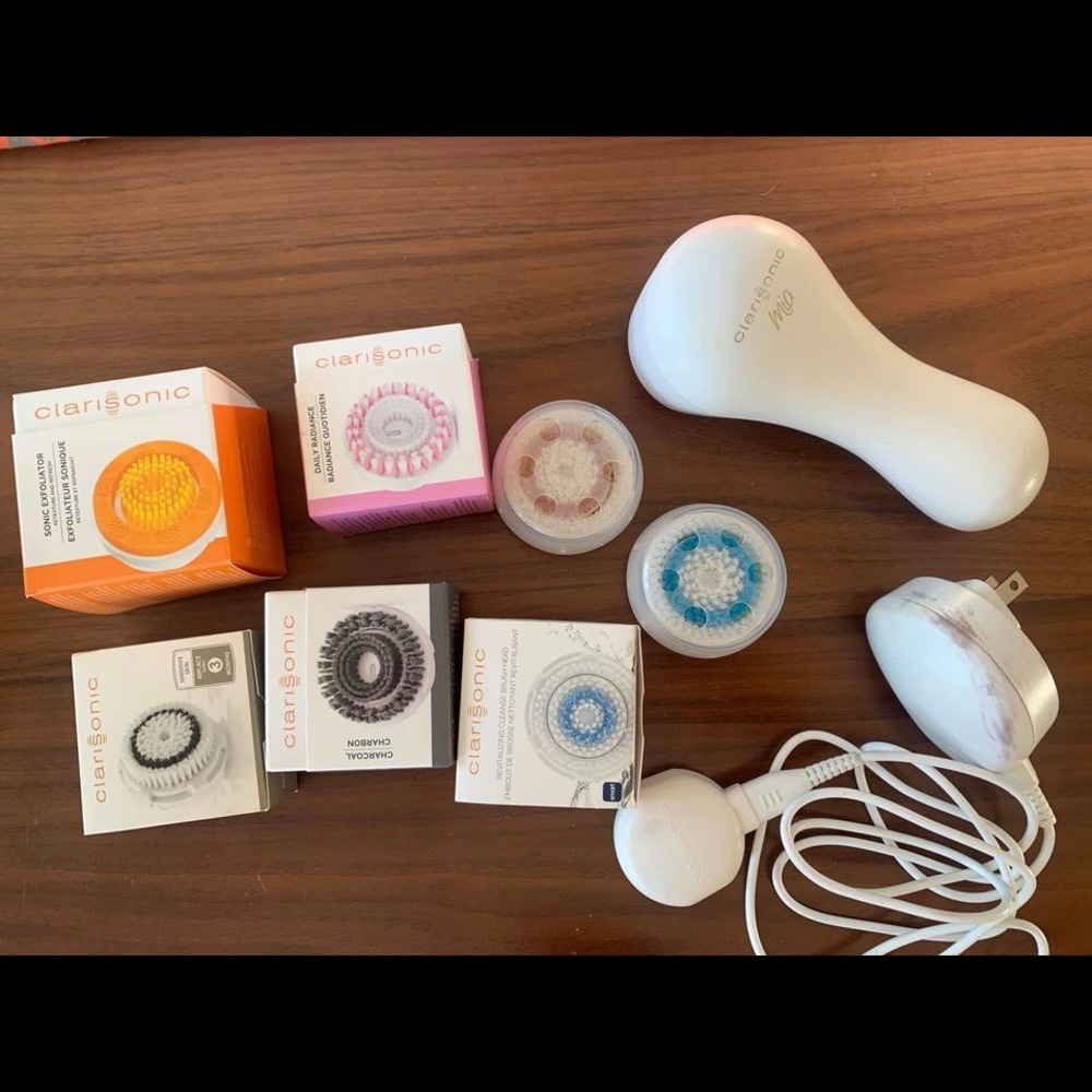 Clarisonic Mia with 3 new brush heads